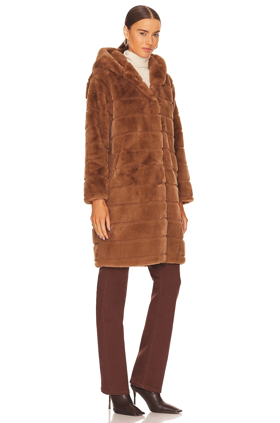 APPARIS Celina 3 Faux Fur Coat Camel 3 APPARIS Celina 3 Faux Fur Coat Camel - Image 3