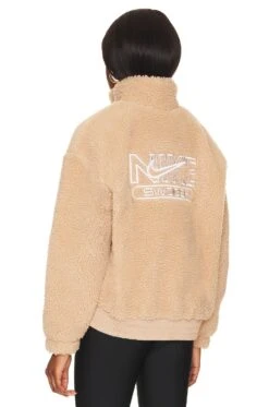 Nike NSW Swoosh Plush Jacket Hemp & White 8 Nike NSW Swoosh Plush Jacket Hemp & White -FREE PEOPLE || Nike || Steve Madden Sales Store NIKR WO85 V4